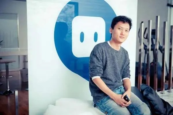 探探、陌陌这些社交软件到底是靠什么盈利的啊？